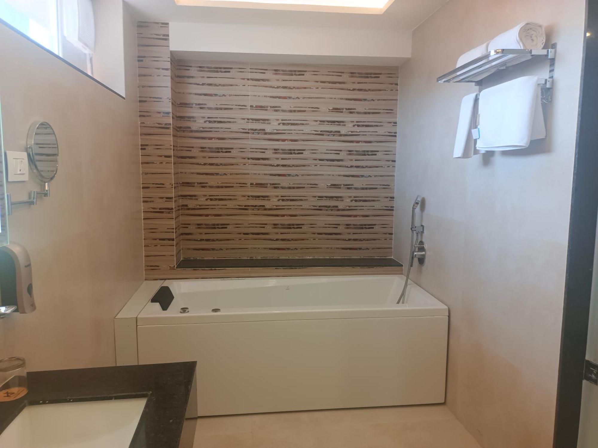 Hotel Kadamb Tree Jabalpur Εξωτερικό φωτογραφία
