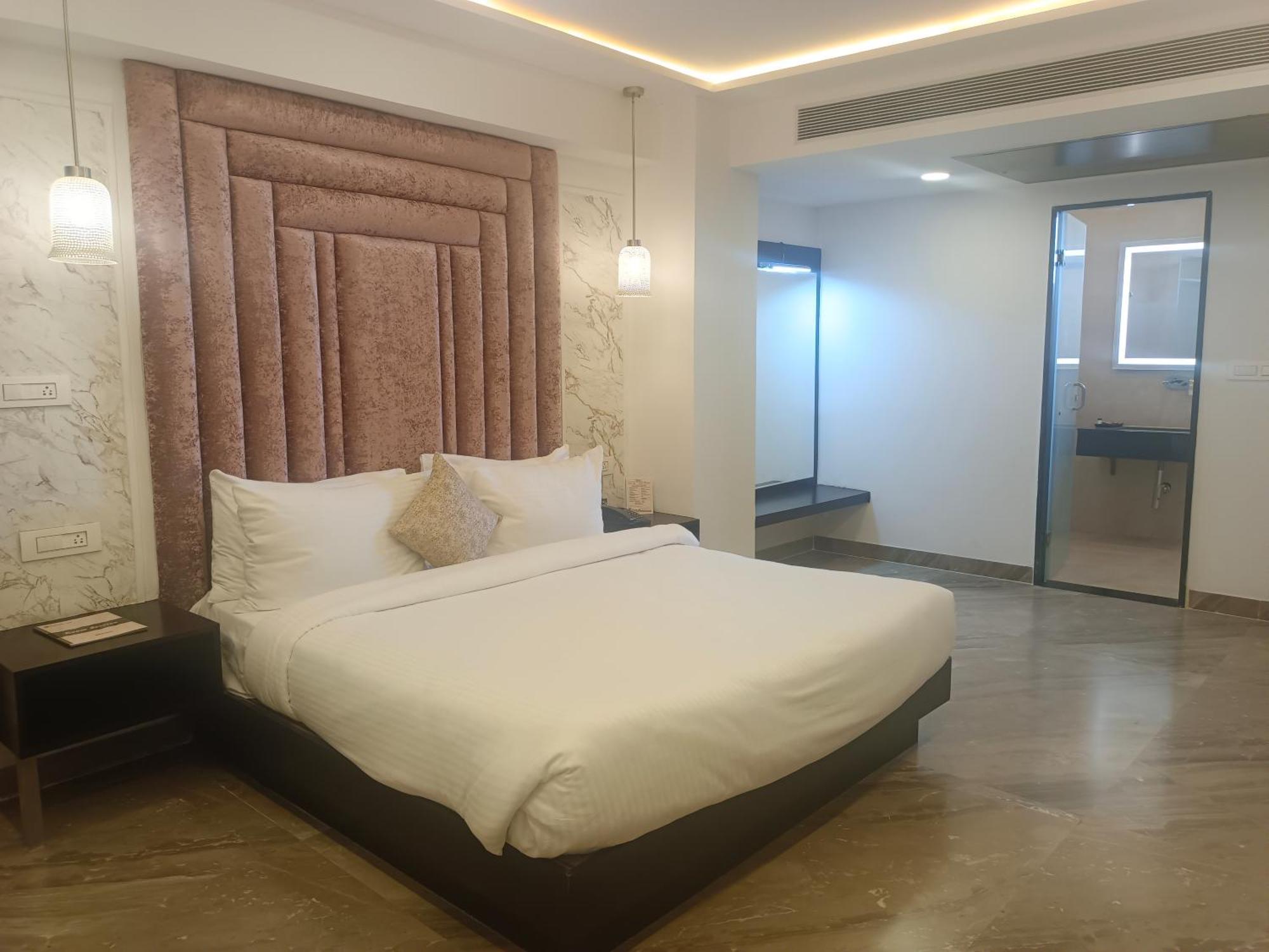 Hotel Kadamb Tree Jabalpur Εξωτερικό φωτογραφία