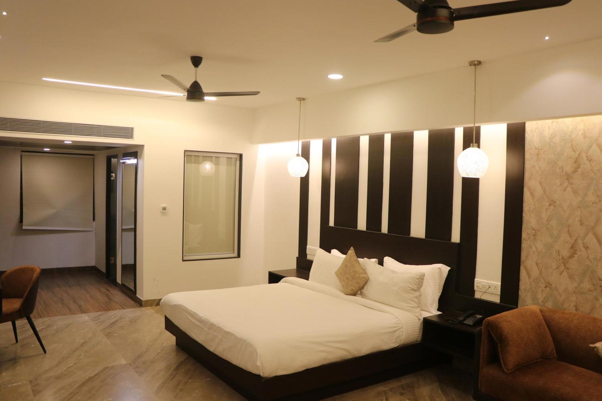 Hotel Kadamb Tree Jabalpur Εξωτερικό φωτογραφία