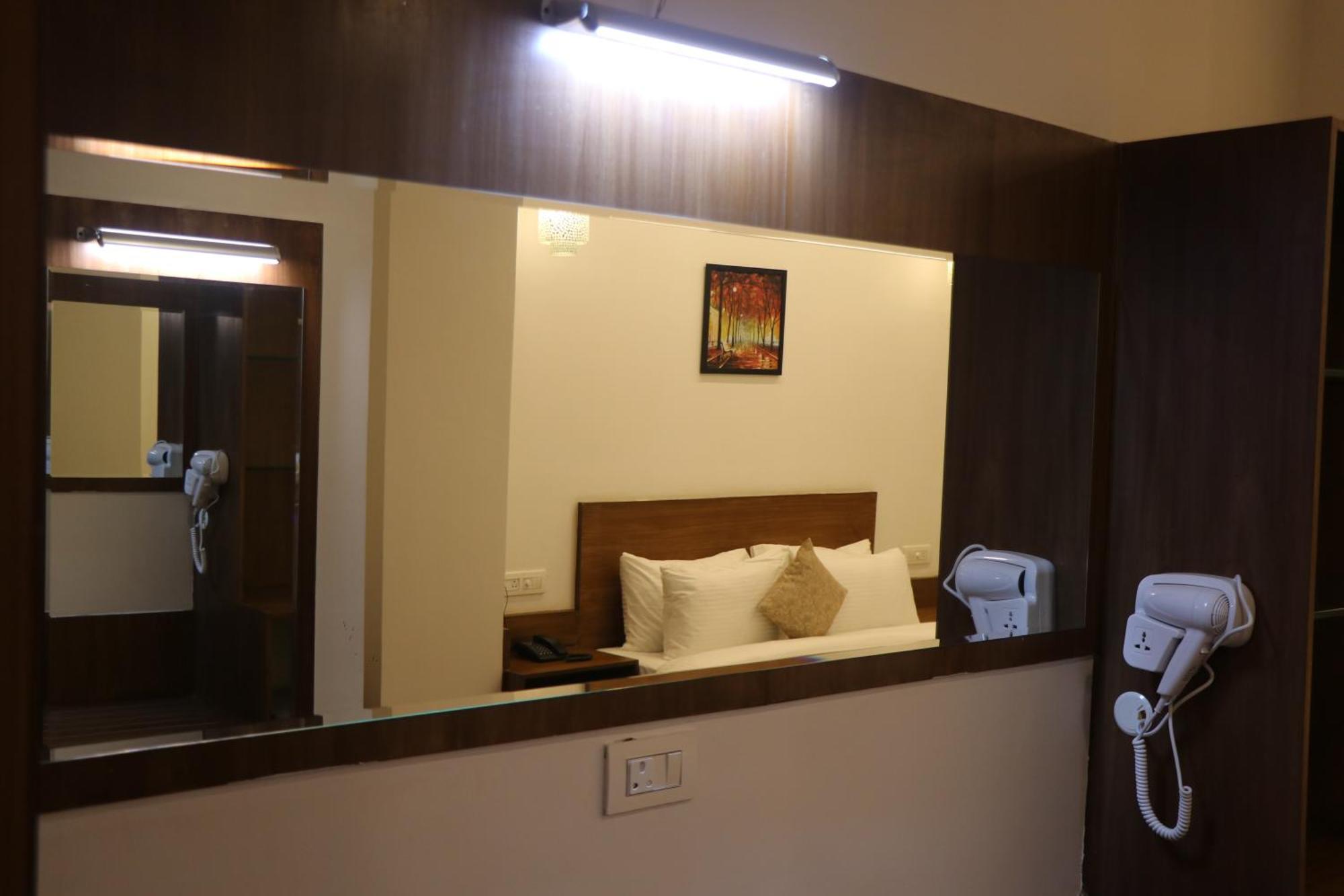 Hotel Kadamb Tree Jabalpur Εξωτερικό φωτογραφία