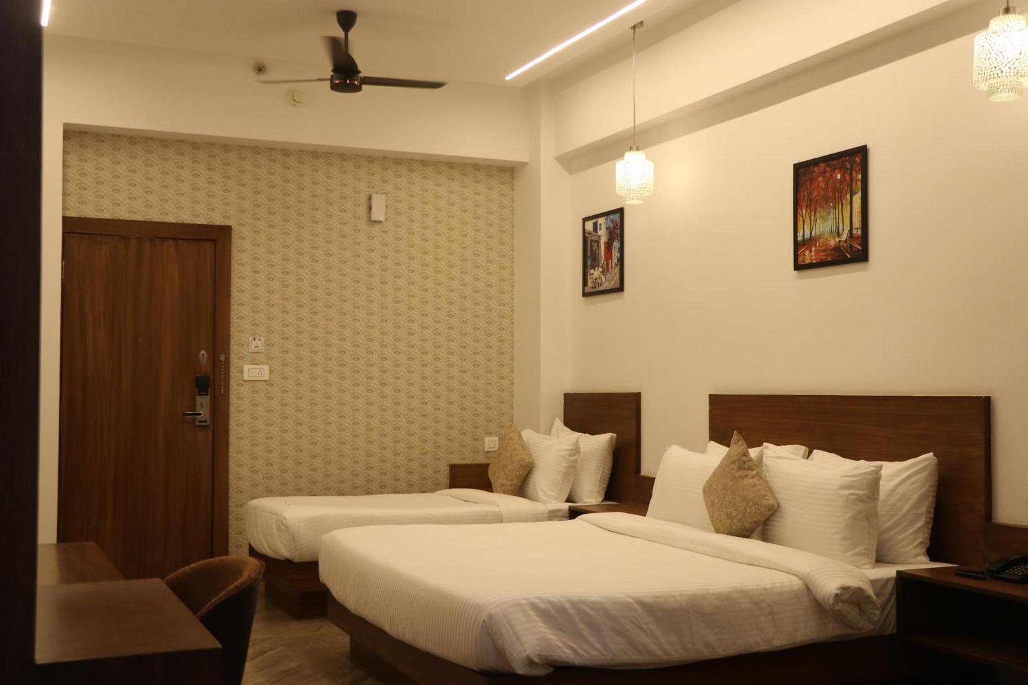 Hotel Kadamb Tree Jabalpur Εξωτερικό φωτογραφία