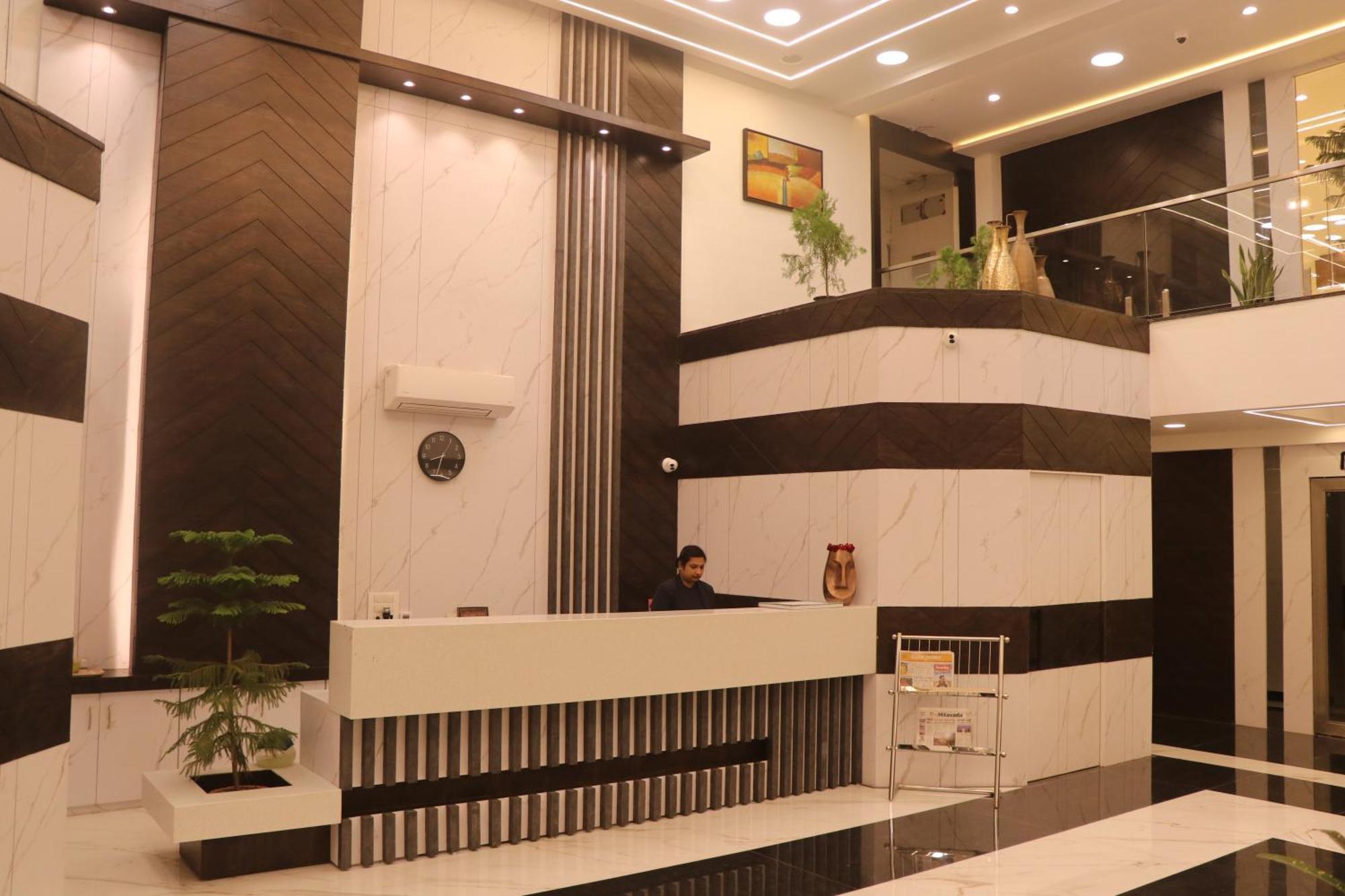 Hotel Kadamb Tree Jabalpur Εξωτερικό φωτογραφία